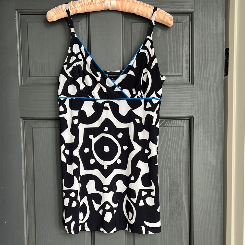 INC black and white pattern top, size small